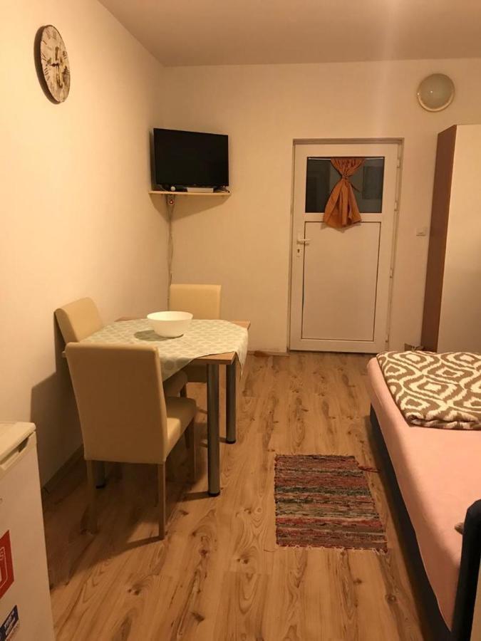 Studio Apartments Mt Šmrika Esterno foto