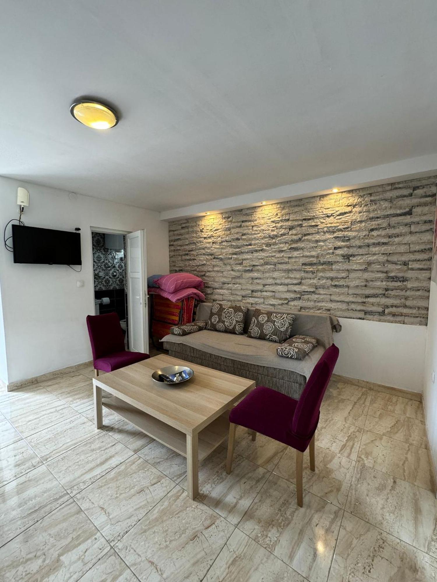 Studio Apartments Mt Šmrika Esterno foto